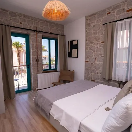 Oda ve Kahvaltı Ajlan Oia Balıkesir